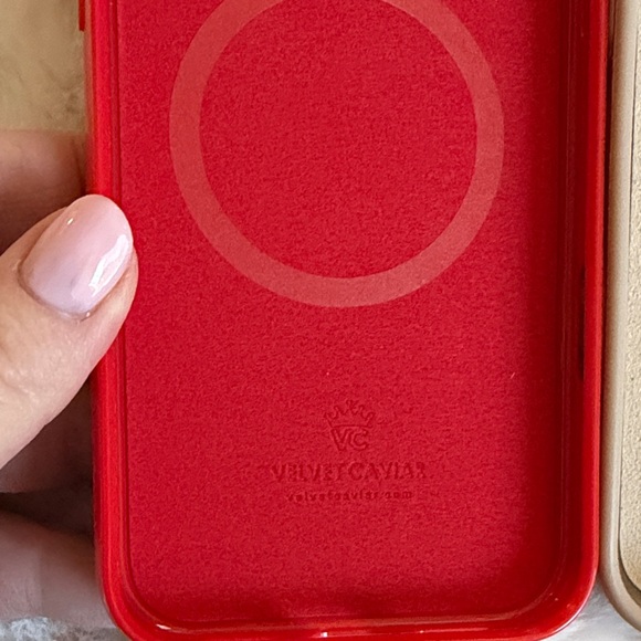 2 Velvet Cavair IPhone 17 Pro Max Cases. Brand new! - Picture 4 of 5